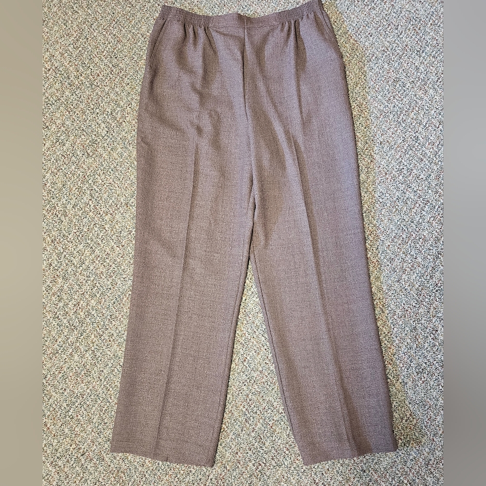 NWT Alfred Dunner Womens brown trousers with elastic waist band and pockets